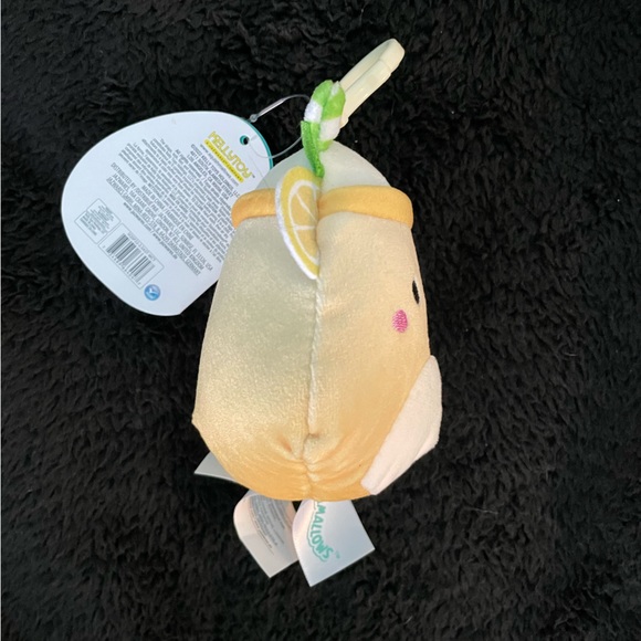 Medina clip Squishmallow - Picture 3 of 4